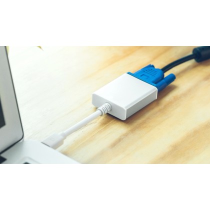 Mini Display Port To VGA Adaptor Mini Display Port To VGA Adaptor